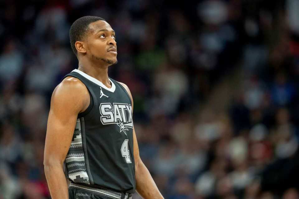 加盟莱斯特 加盟莱斯特